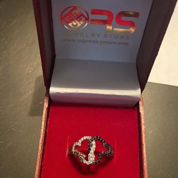 Ring - Picture 4 of 7